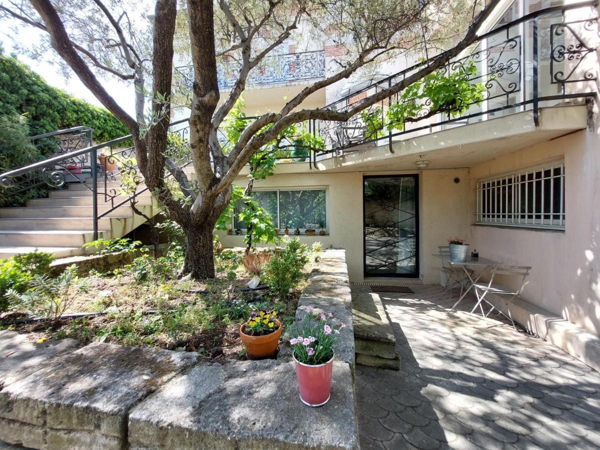 Studio Independant Pres Du Centre Ville Nimes Exterior photo
